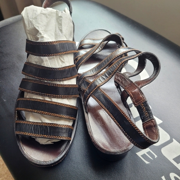 NWOT/ GAP Sandal - Picture 1 of 7